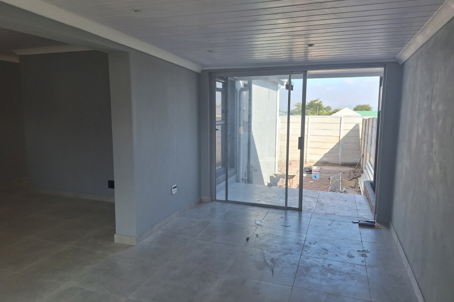 To Let 4 Bedroom Property for Rent in Protea Village Western Cape